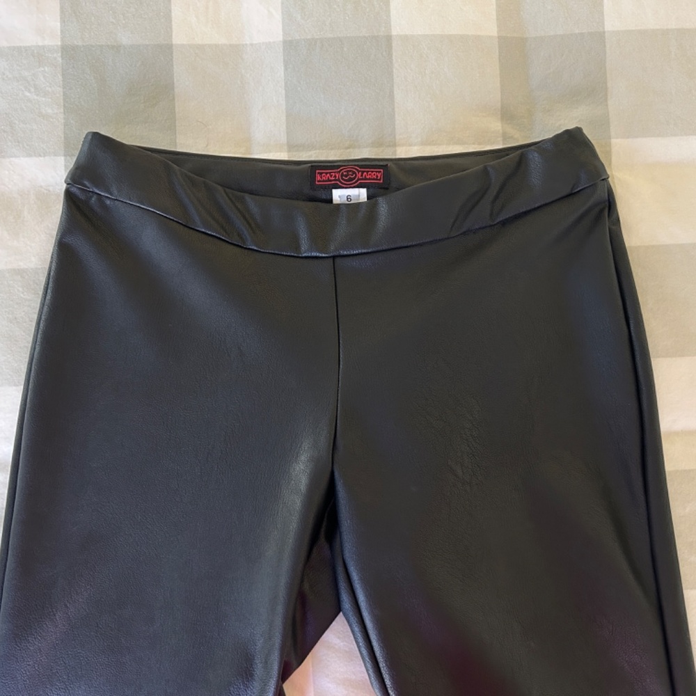 Krazy Larry Women Faux Leather Pleather Black Pants Size 6 NWOT
